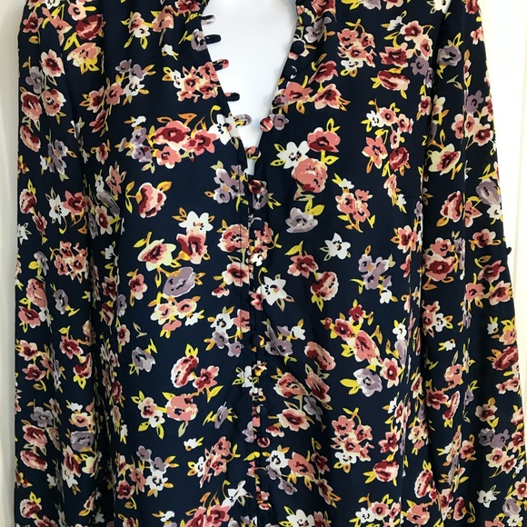 🔴 4/$15 EXPRESS Women’s S Portofino Slim Multi Floral Print Loop LS Blouse EUC - Picture 4 of 16